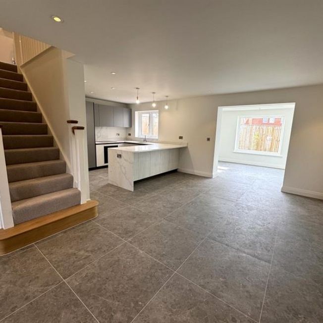 3 Bedroom Detached To Let - Photo 1