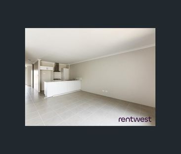 Stylish Home with Easy Care Living - Photo 3