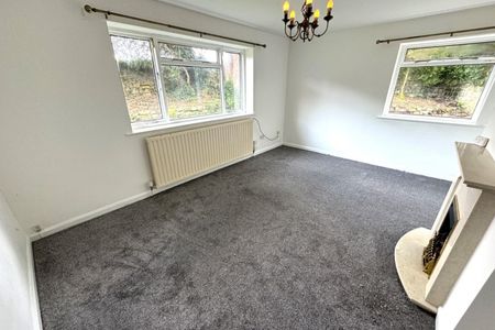 2 bedroom Bungalow To Let - Photo 2