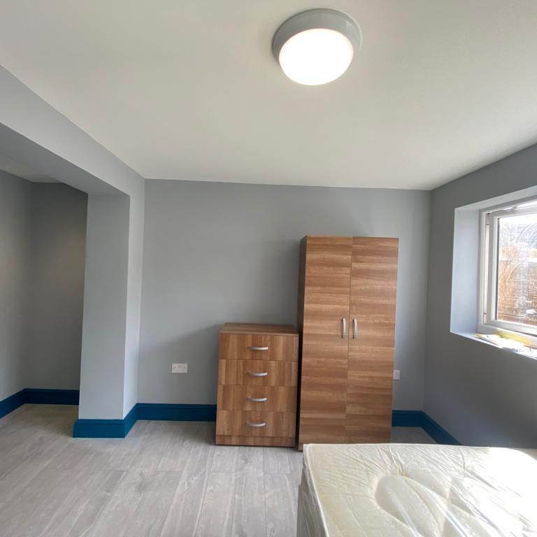 1 bedroom in a house share to rent - Photo 1