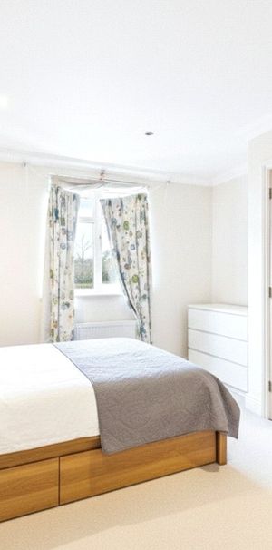 Fairway, Maidenhead Fairway, Maidenhead - Photo 1