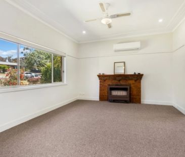 Charming cream brick home. - Photo 1