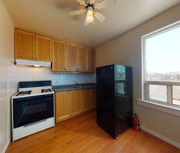Charming 2 Bedroom Brick Home - Photo 6