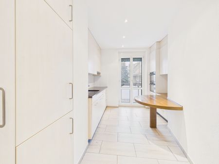 Centrally located 4.5-room apartment with 200 m2 large terrace + 18 m2 conservatory in St. Gallen - Photo 3