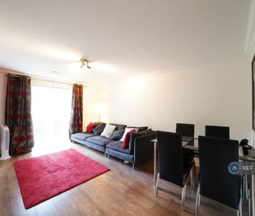 3 bedroom flat to rent - Photo 4