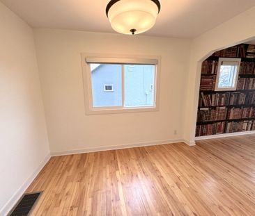 Central – 2 bed, 1 bath House near Downtown - Photo 5