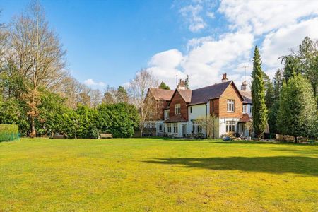5 bedroom semi-detached house to rent - Photo 2