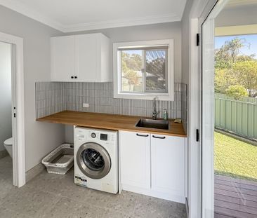 HAMPTON STYLE HOME WITH A TOUCH OF ELEGANCE - Photo 5