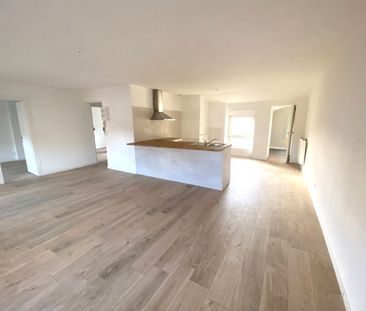 Location Appartement 3 pièces 65m² ROMANS SUR ISERE 26100 - Photo 1