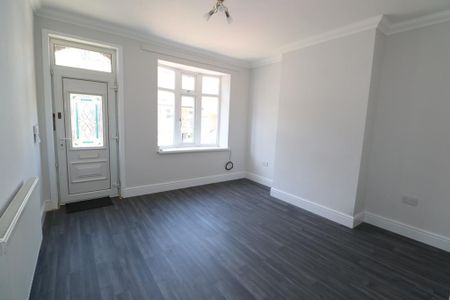 2 bedroom terraced house to rent - Photo 3