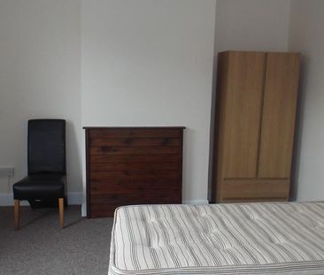 One-Bedroom House share - Photo 3