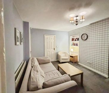 2 bedroom terraced house to rent - Photo 3