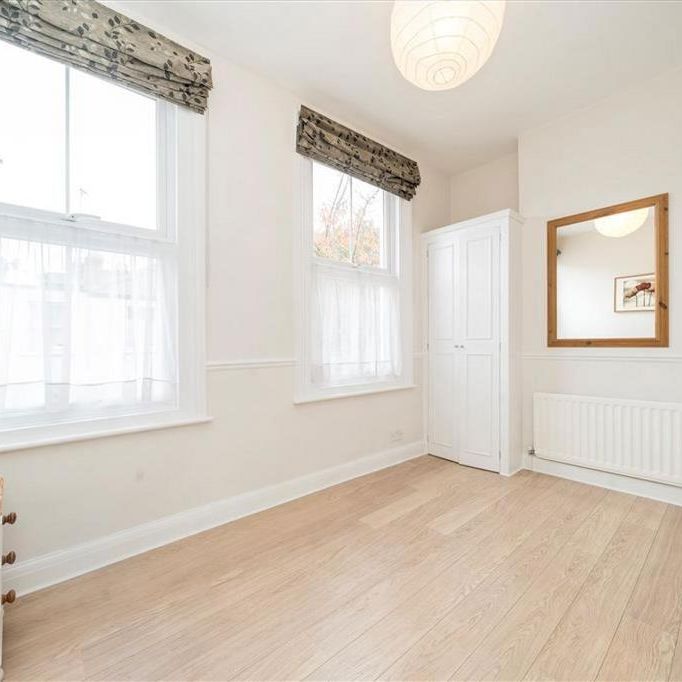 2 bedroom end of terrace house to rent - Photo 1