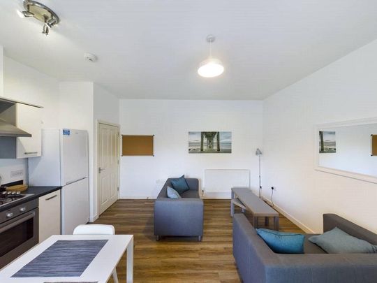 2 bedroom flat to rent - Photo 1