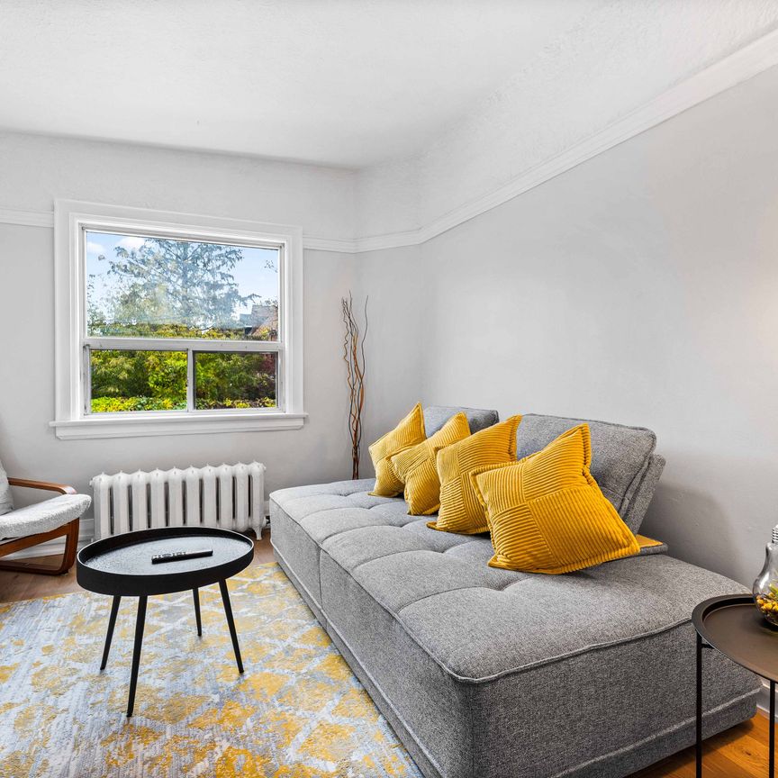 For Lease - 582 St Clair Avenue Unit# 2, Toronto, Ontario - Photo 1