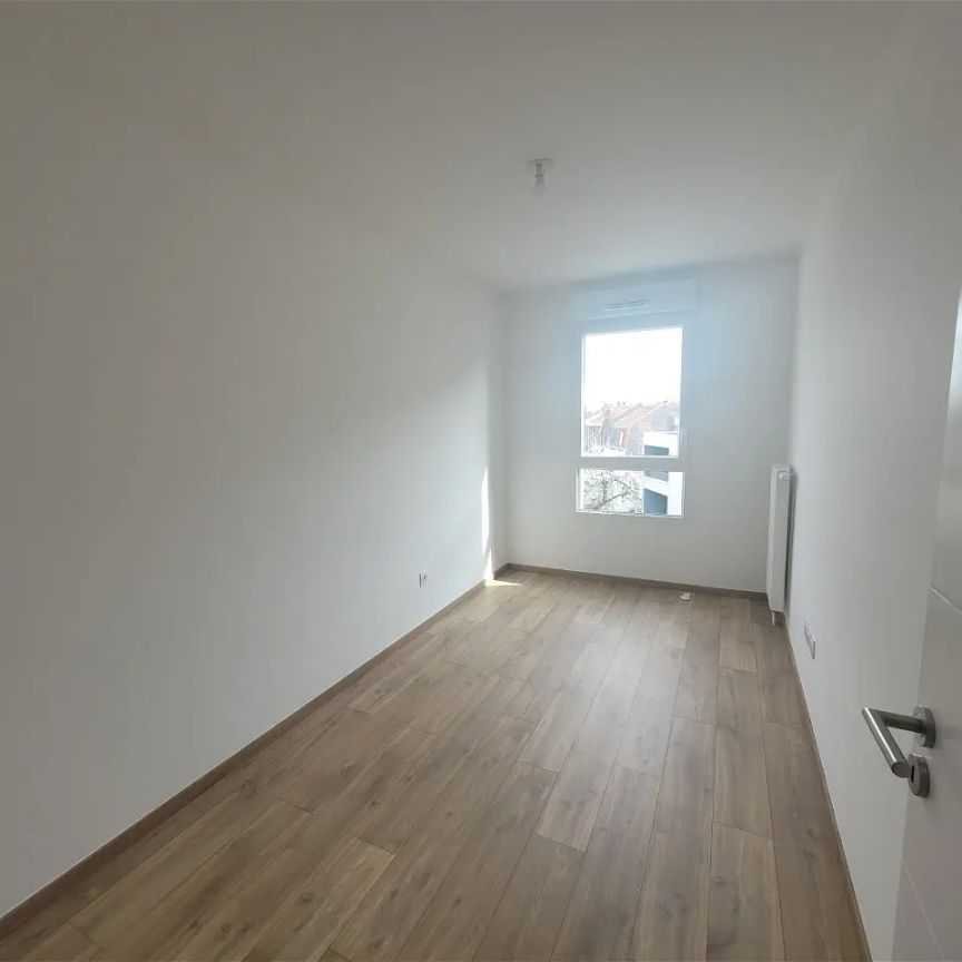 Location appartement 4 pièces - 79.1m² à Lille (59000) - Photo 1