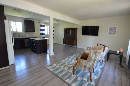 For Lease - 43 Loyalist Drive, Welland, Ontario - Photo 2