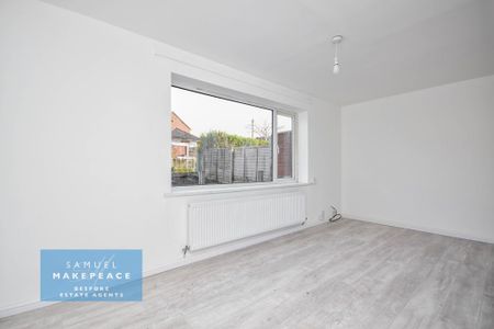 3 bedroom semi-detached house to rent - Photo 4