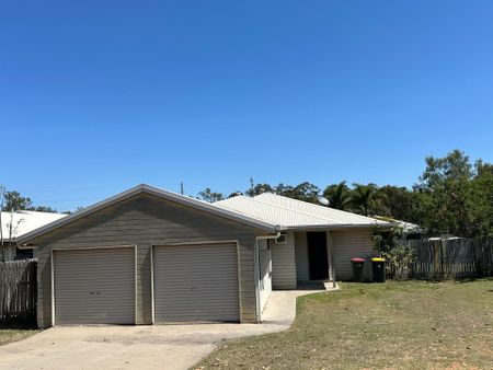 *4-Bedroom Family Home for Rent in Moranbah, QLD** - Photo 3