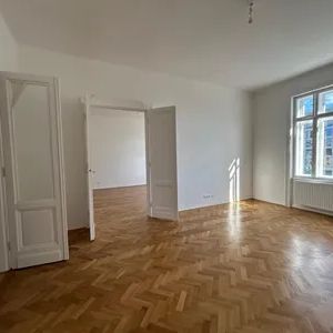TRAUMHAFTES SANIERTES ALTBAUBÜRO NÄHE ROCHUSMARKT! - Foto 1