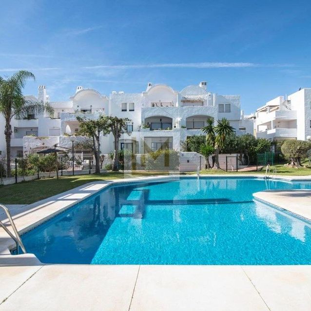 Alquiler de piso en Calle de Sabinillas, 3 - Photo 1