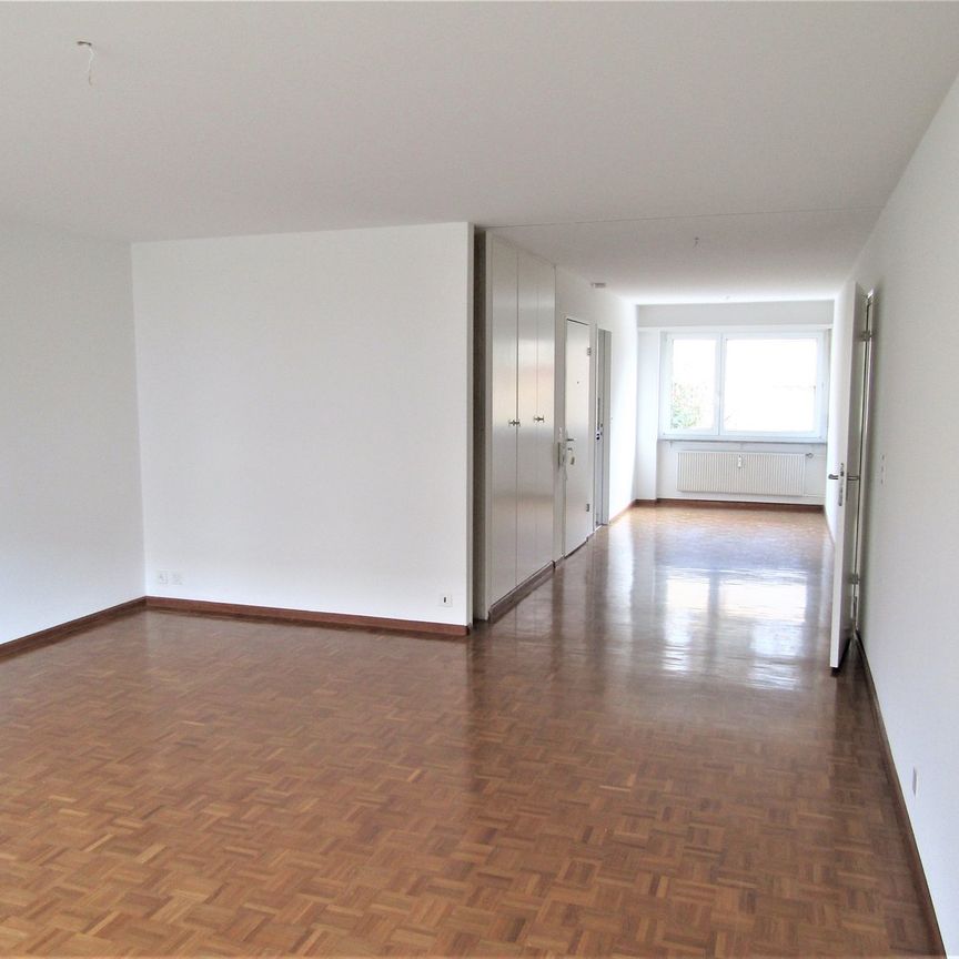 Helle 3.5-Zimmer-Wohnung mit Balkon in Allschwil - Foto 1