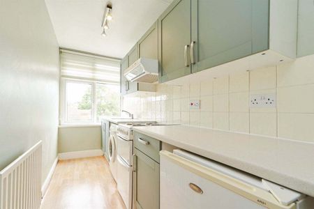 Roundhay Mount - Photo 5