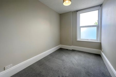 London Road, Portsmouth Unfurnished - Photo 4