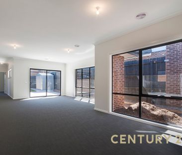 Modern 3-Bedroom Home in Prime Dandenong Location - Photo 4