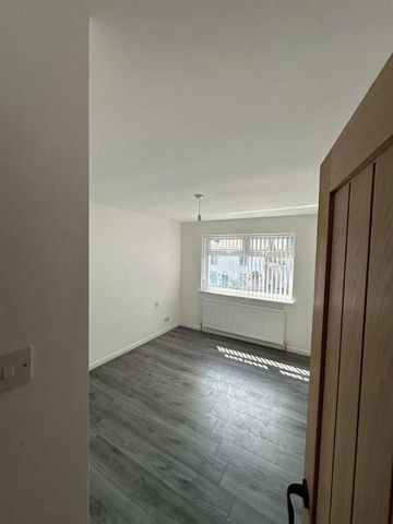 Ormskirk Road, Rainford, St Helens, WA11 - Photo 4