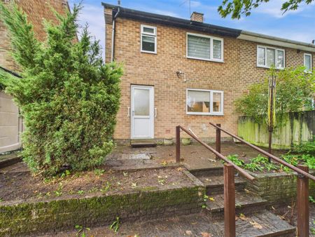 3 bedroom Semi-detached house to rent - Photo 5