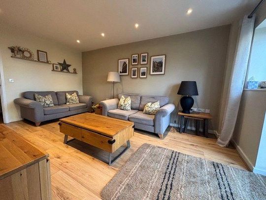 4 bedroom detached house to rent - Photo 1