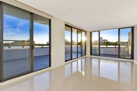 Penthouse Style Living 3bedroom &plus; Study with Huge Entertainers Balcony - Photo 3