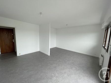 Appartement F1 à louer 1 pièce - 45,33 m2 CHATEAUROUX - 36 - Photo 2