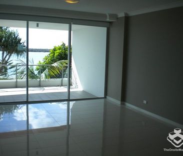 FURNISHED - 2 bedroom unit with Broadwater views - Photo 2