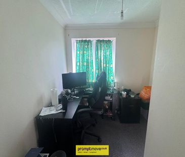 3 bedroom detached house to rent - Photo 4