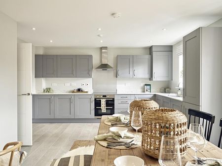 4 bedroom detached house to rent - Photo 4