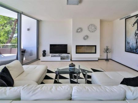 5 room luxury Villa for rent in Marbella, Andalusia - Photo 4