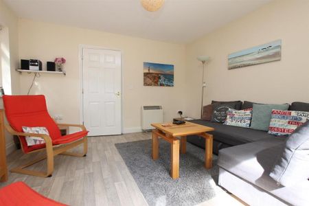 2 bedroom semi-detached house to rent - Photo 3