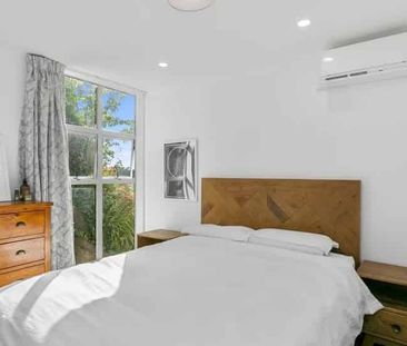 Three Bedroom, Two Bathroom, Kelburn - Photo 1