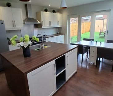 Room in a Shared House, Elm Road, CR7 - Photo 3