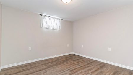 For Lease - 36 Bond Street, London South, Ontario - Photo 4