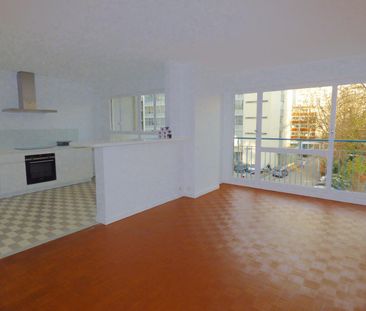 Location Appartement 3 pièces 79m² VILLEURBANNE 69100 - Photo 2