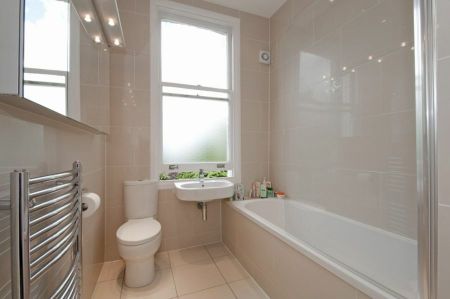 2 Bedroom Flat To Let - Photo 4
