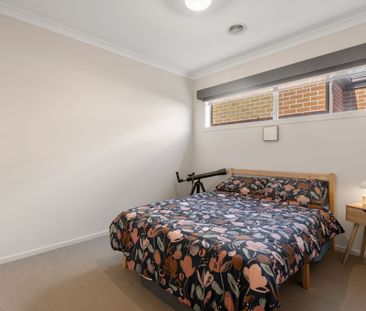 Stylish Family Living in Prime Wollert Location! - Photo 5