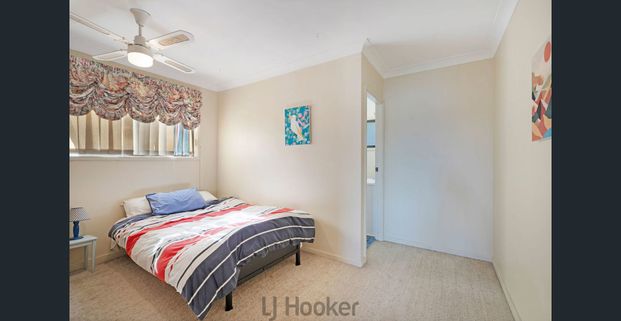 Spacious Family Home with Stunning Lake Views - Photo 1