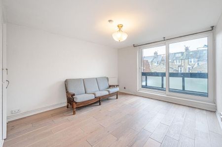 3 bedroom flat to rent - Photo 2