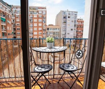 4 room luxury Apartment for rent in Barcelona, Catalonia - Photo 2