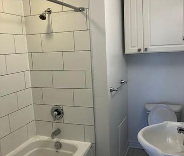 1 1/2 rénové et chauffé à Dorval près des services - Photo 3