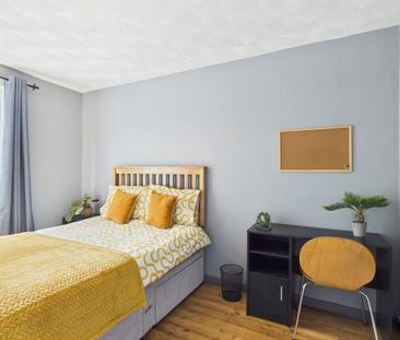 1 bedroom in a house share to rent - Photo 4